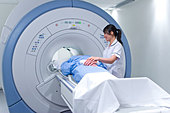 radiologist-helping-patient-with-mri-sca