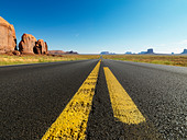 open-desert-road-aw0mtw.jpg